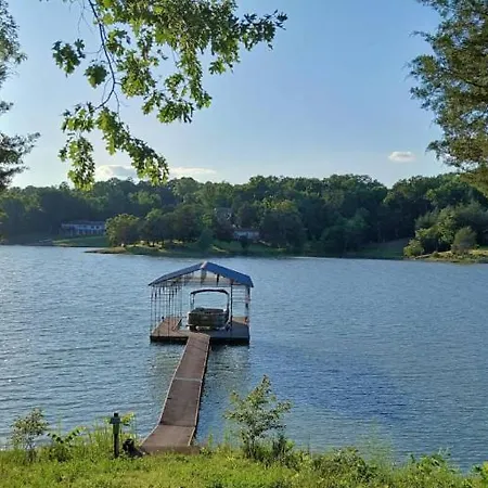 Lakeside Retreat